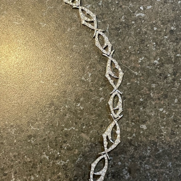 STEPHEN WEBSTER ROSE & THORN DIAMOND NECKLACE EXCELLENT PRISTINE CONDITION!! - Picture 6 of 16